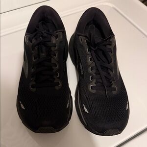 Brooks Men's Black Athletic Shoes